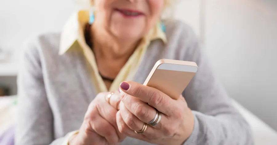 4 Top Cell Phone Plans for Seniors