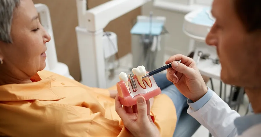 How to Find the Best Dental Implant Clinics, According to Experts