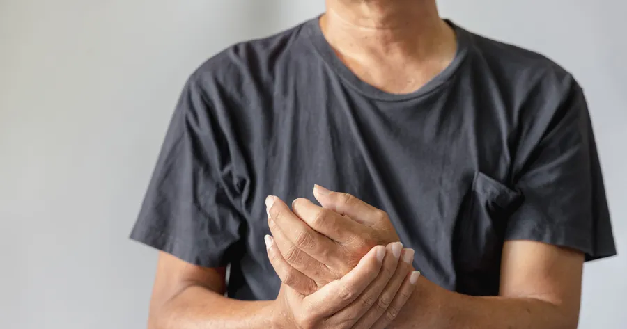 Don’t Ignore These First Signs of Psoriatic Arthritis