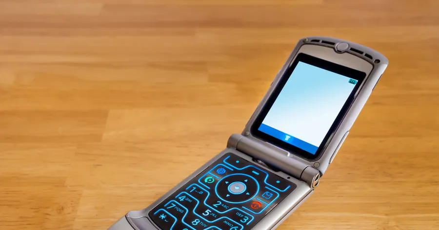 Flip Phone/Dumb Phone 101: The Basics, Benefits, and Best Options