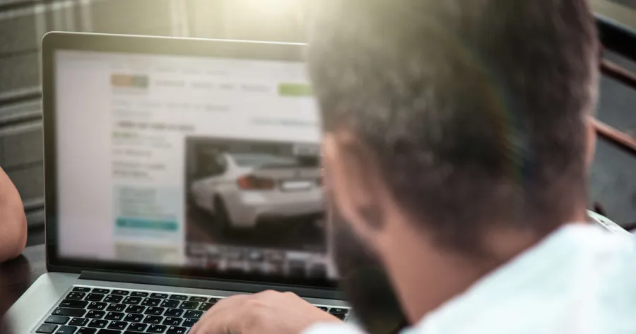 The Pros and Cons of Buying a Car Online - Carsgenius