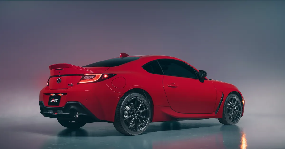 2021 Infiniti Q60's Red Sport 400 Delivers Old-School Roar, With