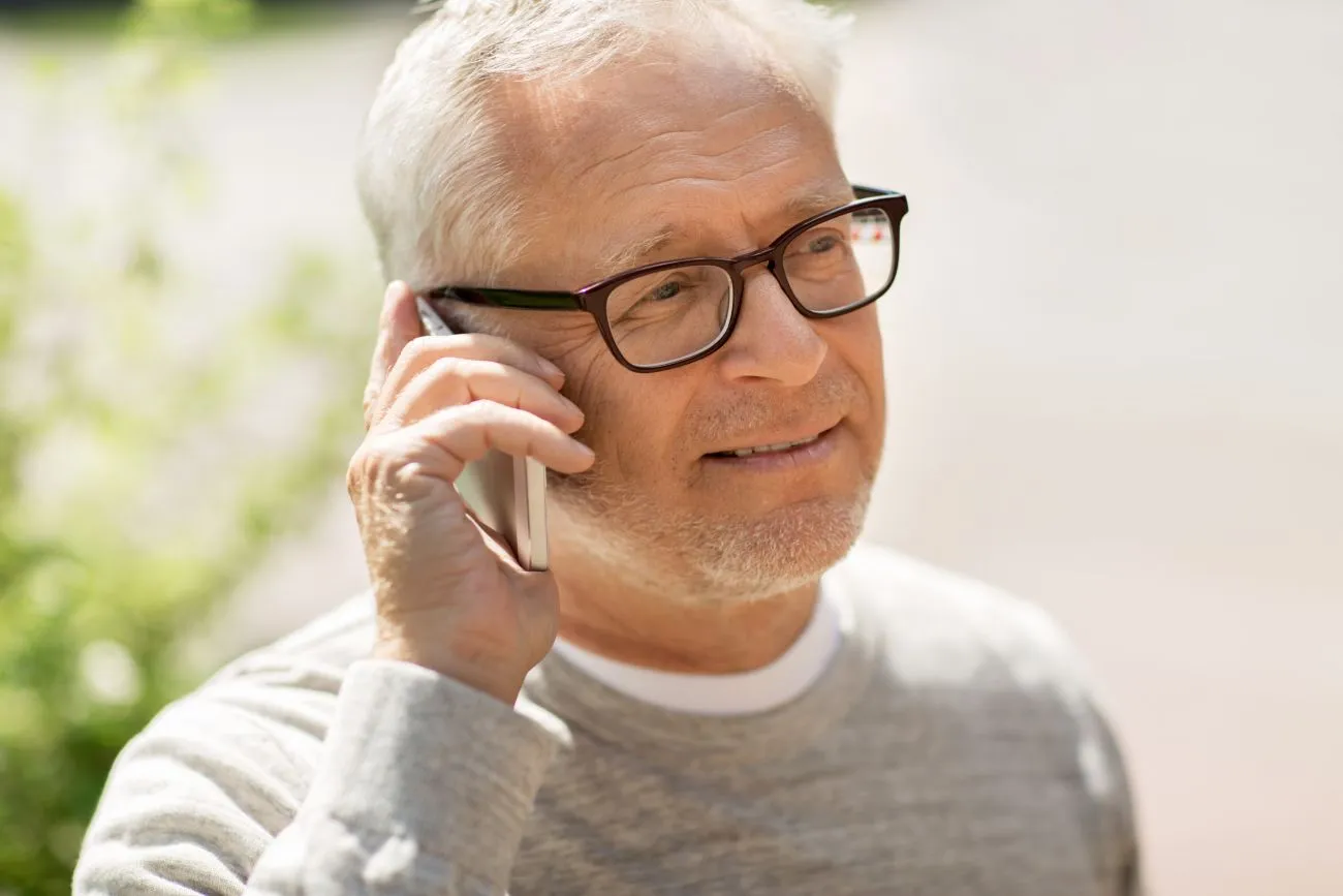 Top Hassle-Free Mobile Service Providers for Older Users