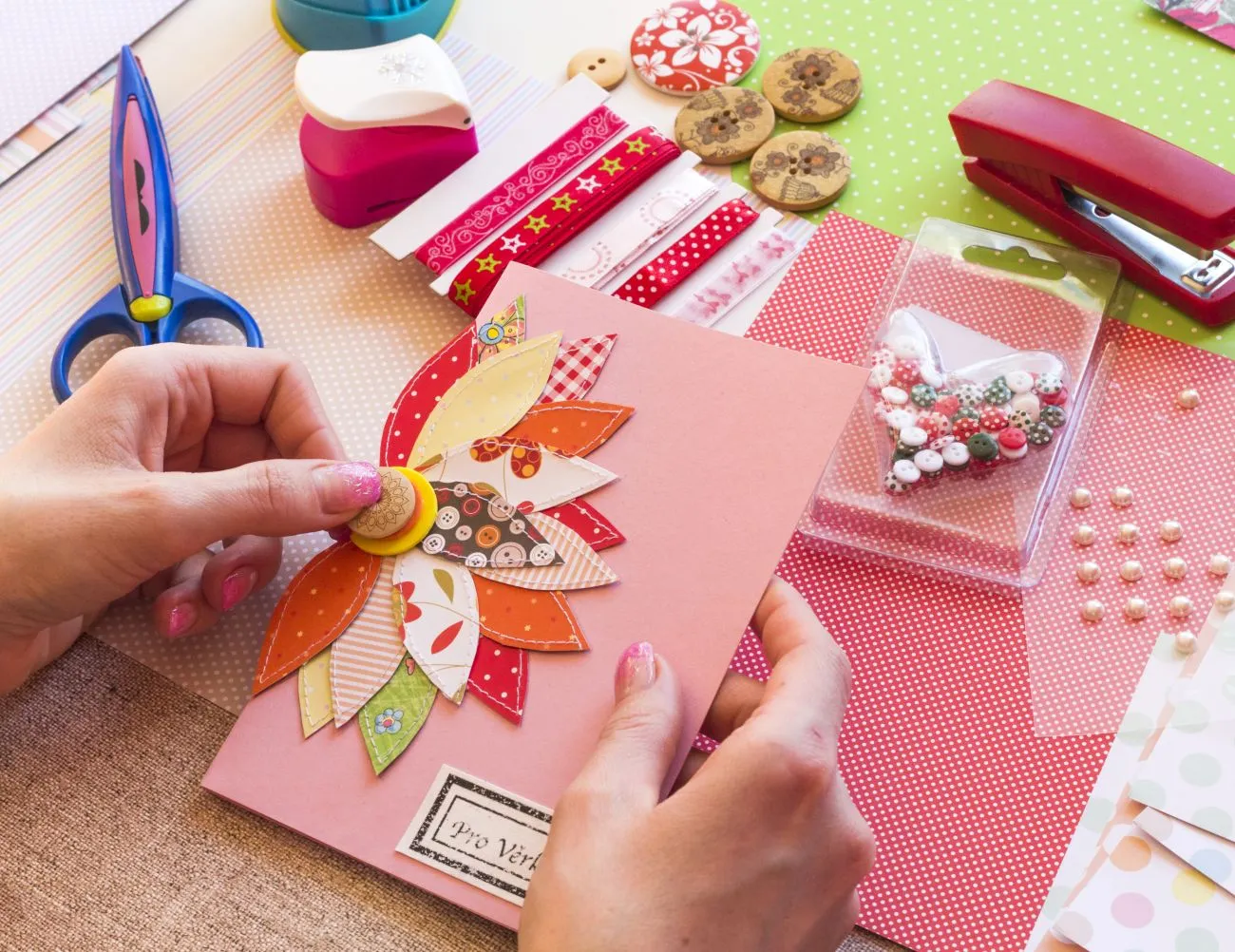 What You Need to Know about Making Your Own Christmas Cards