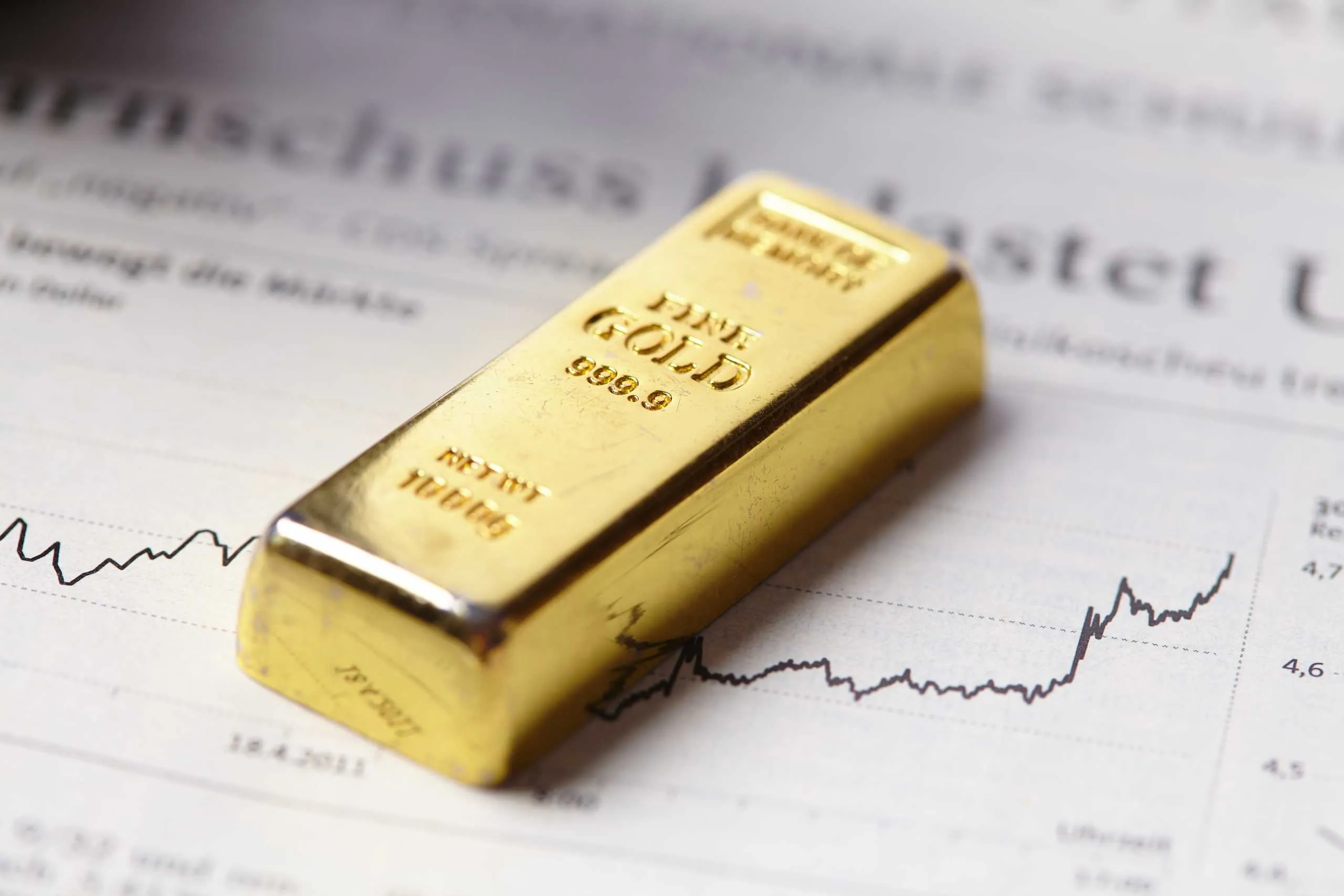 Smart Money is Putting Cash Into Gold Right Now – Here’s Why