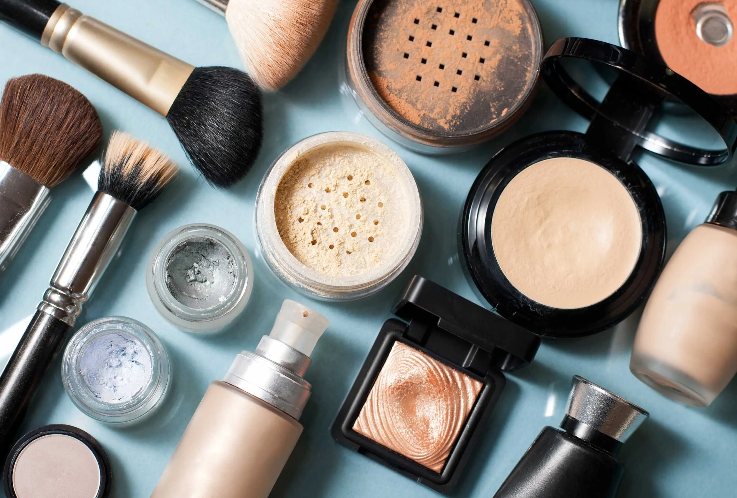 Must-See Holiday Deals on Makeup and Cosmetics