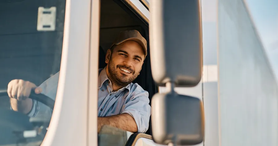 Choosing a Trucking Company To Get Your CDL With