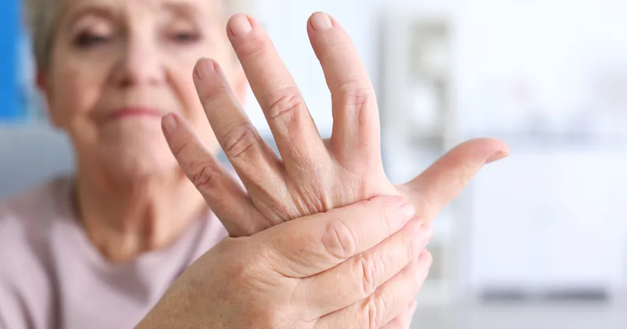 Understanding Rheumatoid Arthritis: Signs, Causes, and Treatments