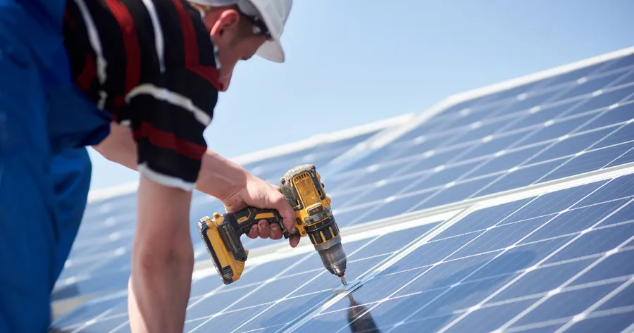 Entry-Level Solar Jobs Could Now Offer Great Pay