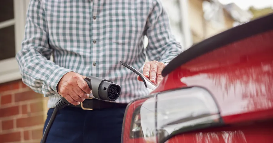 Hybrid vs. Electric Vehicles: Which Is Right for You?