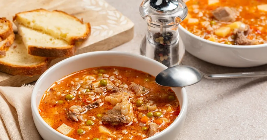 Easy and Delicious Soups and Stews For Colder Weather