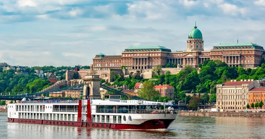 River Cruises: Scenic Landscapes, Culture, and Relaxation