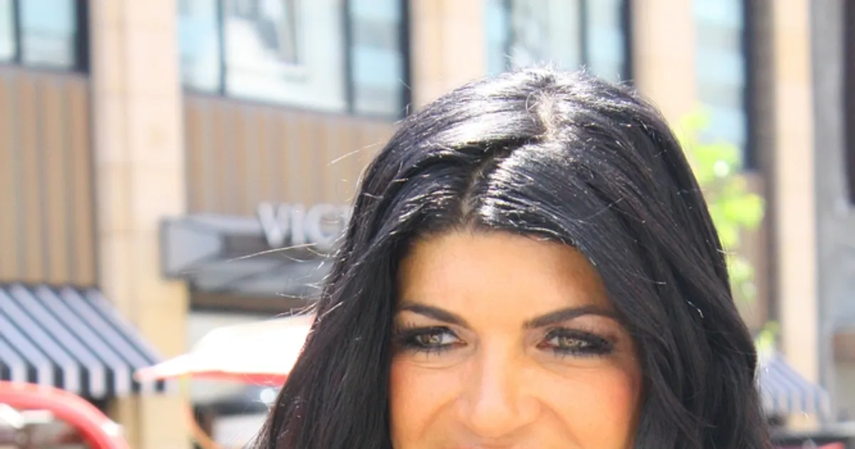 'Real Housewives' Star Teresa Giudice Pleads Guilty to Fraud Fame10(01)
