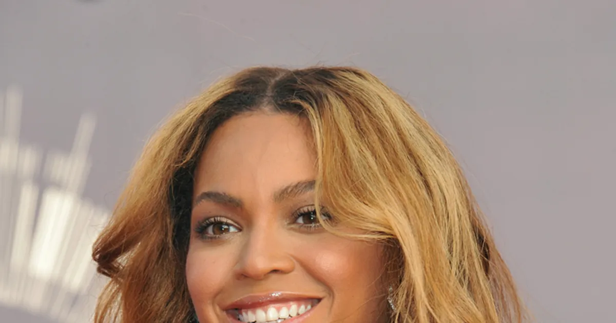 Untouched Photos Of Beyonce Cause Uproar - Fame10