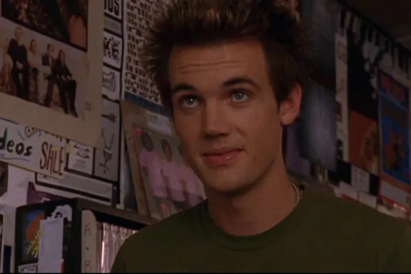 One Tree Hill: Chris Keller's 10 Funniest Moments