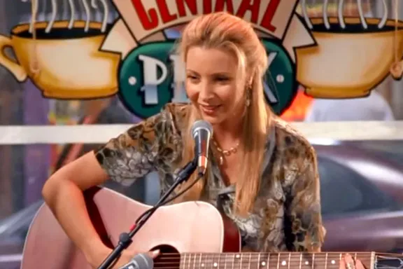 Phoebe's 10 Funniest Moments On Friends