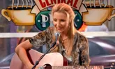 Phoebe's 10 Funniest Moments On Friends