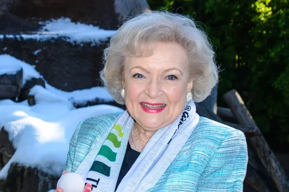 Betty White To Star In New Lifetime Christmas Movie