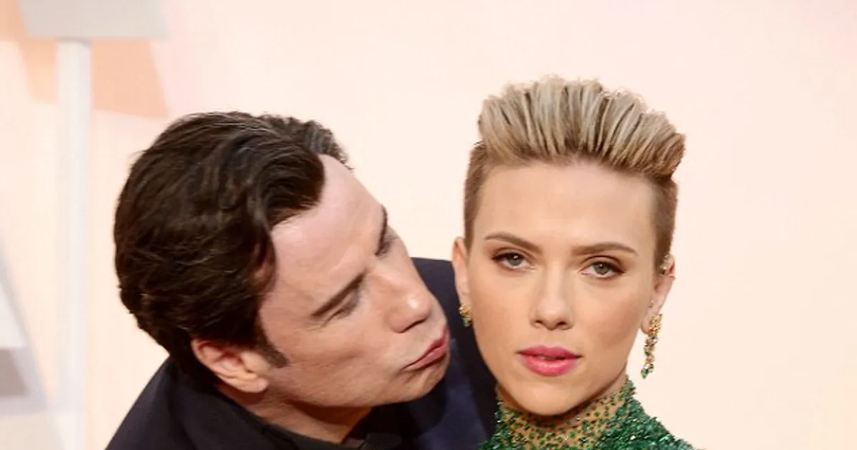 8 Most Awkward Red Carpet Moments Fame10