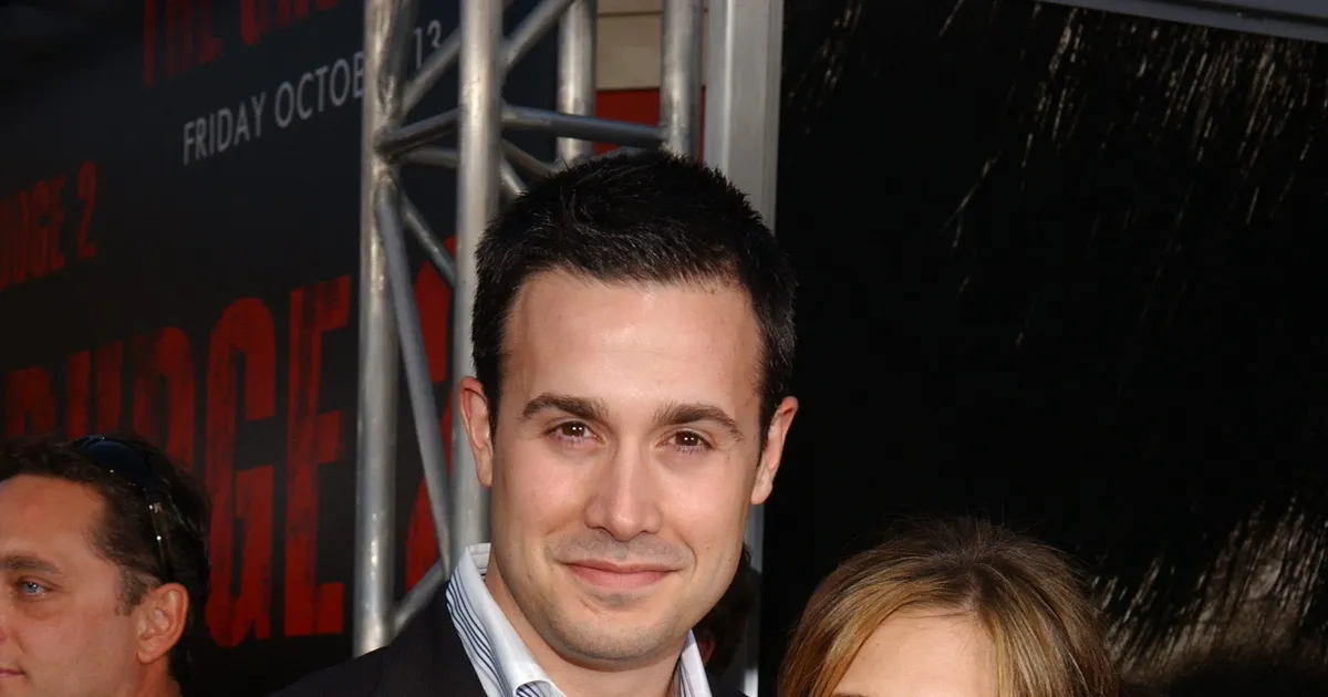 11 Celebrity Couples Who Got Together Young And Stayed Together - Fame10