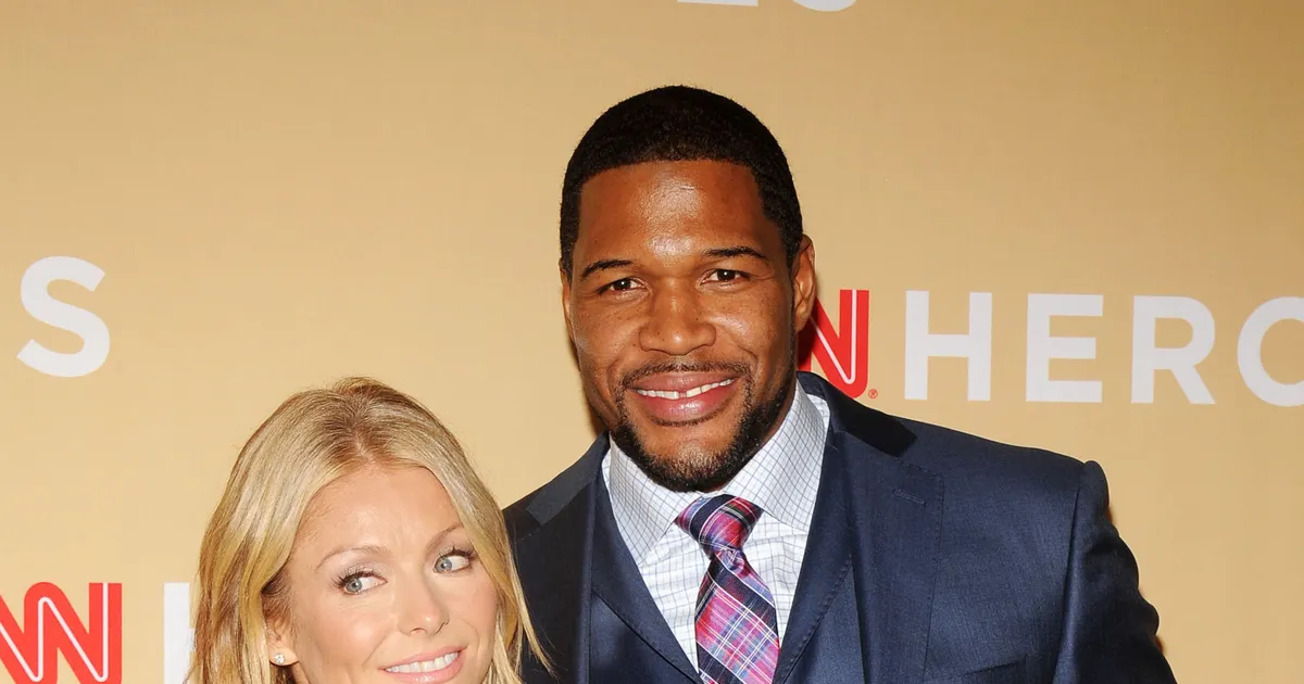 Kelly Ripa Does Solo Monologue, Talks About Respect In First Day Back ...