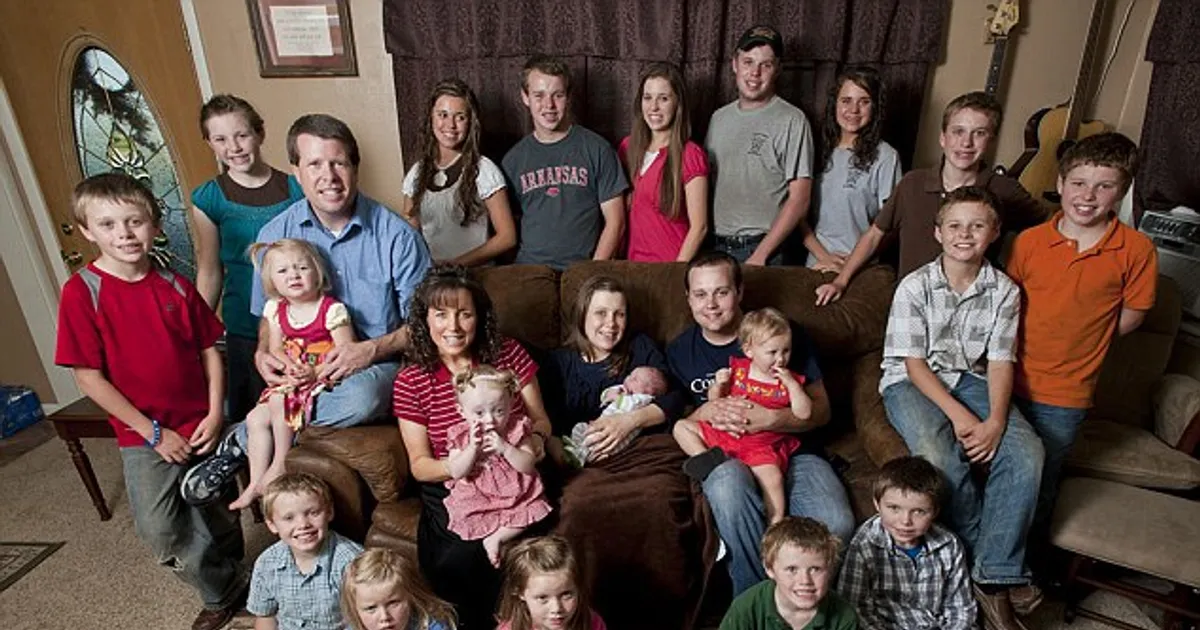 19 Kids and Counting 7 BehindTheScenes Secrets Fame10