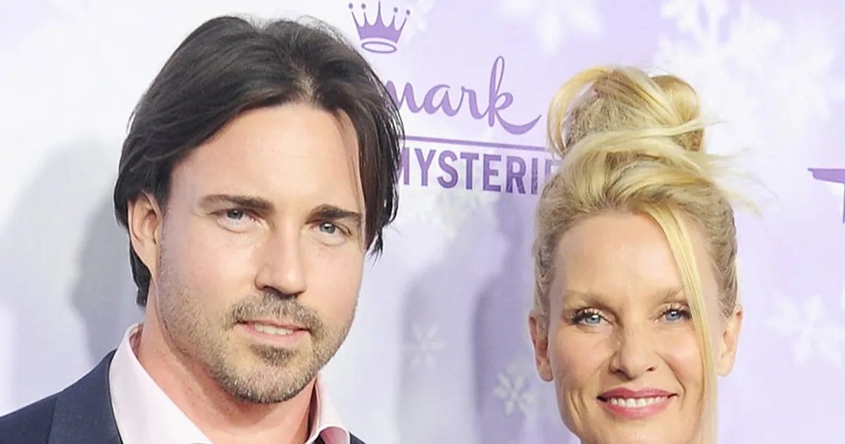 Nicollette Sheridan Hid Her Marriage And Is Now Seeking A Divorce - Fame10