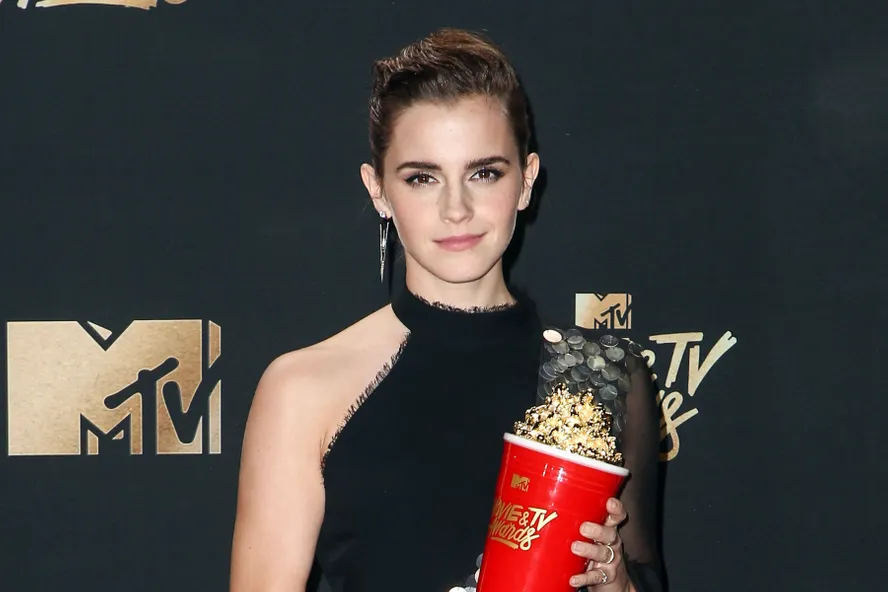 Emma Watson Accepts First Ever Genderless Acting Award At 2017 MTV Movie & TV Awards