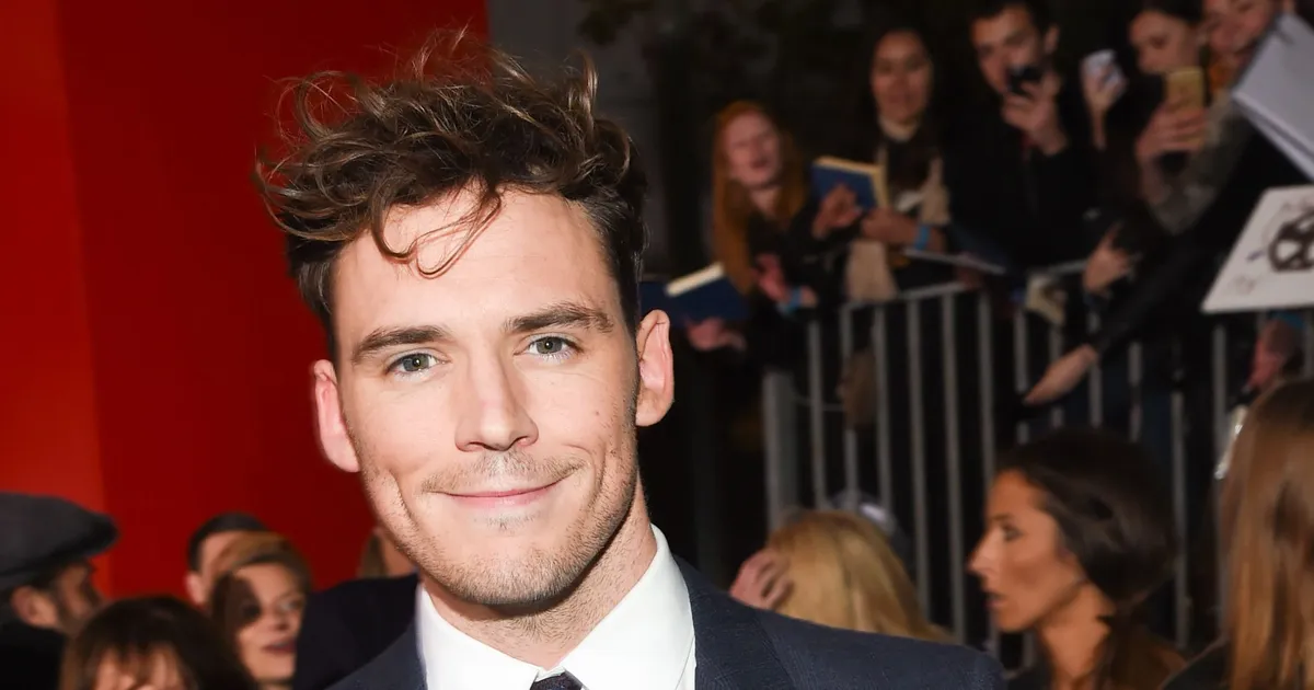 Sam Claflin Reveals His Insecurities And Body Shaming On Set Fame10