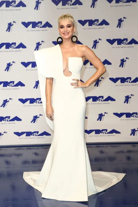 10 Most Memorable Fashion Moments Of 2017 - Fame10