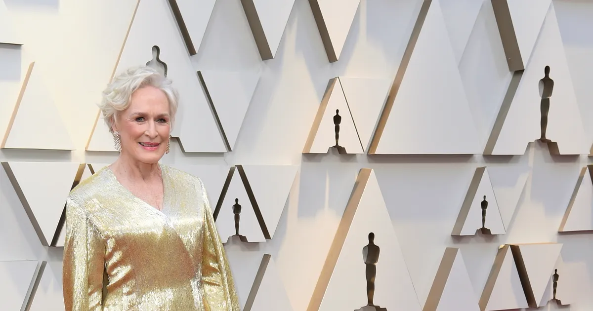 Glenn Close Walked The 2019 Oscars Red Carpet In A 42 Pound Gown Fame10