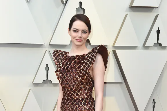 Emma Stone’s 2019 Oscar Gown Took 712 Hours To Design