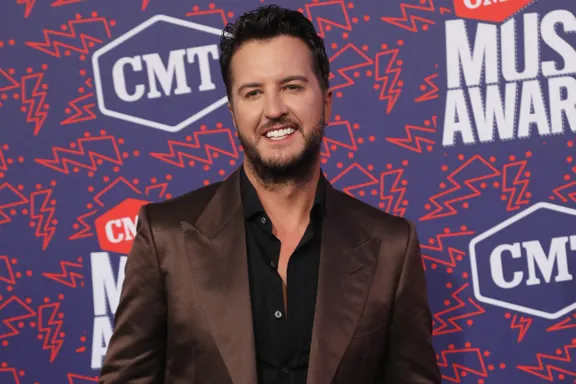 Police Investigating After Luke Bryan’s Red Deer Was Shot On His Tennessee Farm