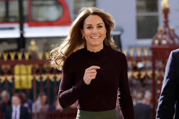 Kate Middleton Steps Out Wearing The Perfect Fall Color Combo