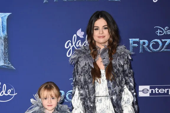 Selena Gomez Matches With Little Sister At Frozen 2 Premiere
