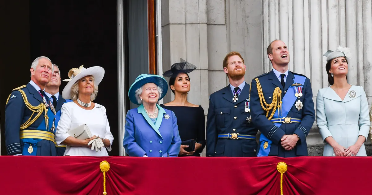 Queen Elizabeth Speaks Out About Prince Harry And Meghan Markle's(00)