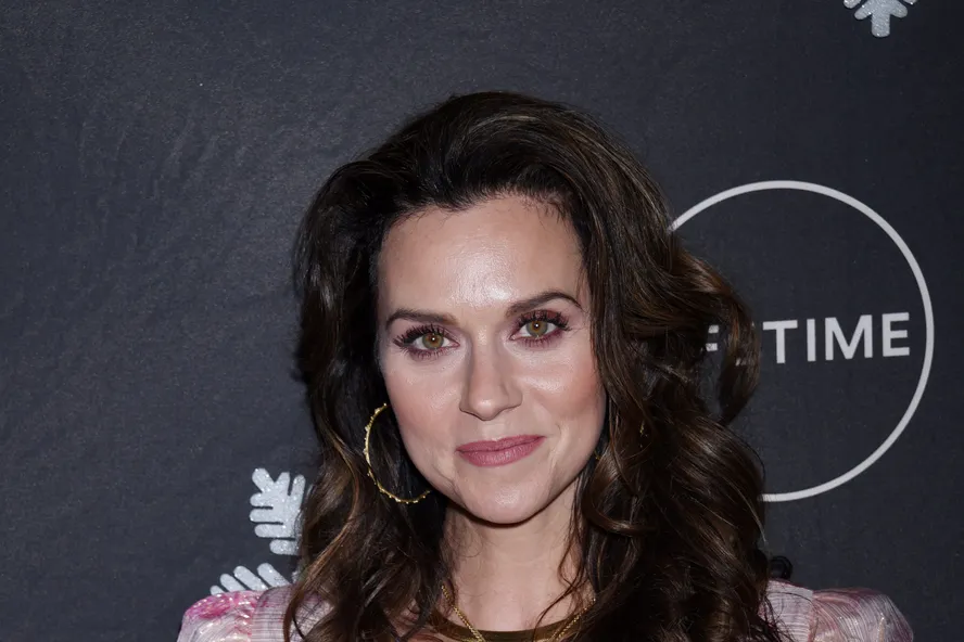 Hilarie Burton Teases Her New Upcoming Book ‘The Rural Diaries’