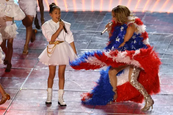 Jennifer Lopez’s Daughter, Emme, Sang With Her During The Super Bowl 2020 Halftime Show