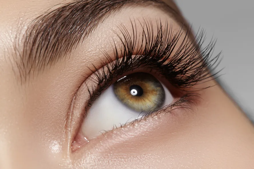 5 Products That Promote Eyelash Growth