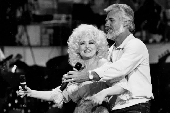 Dolly Parton Pays Tribute To Late Friend Kenny Rogers
