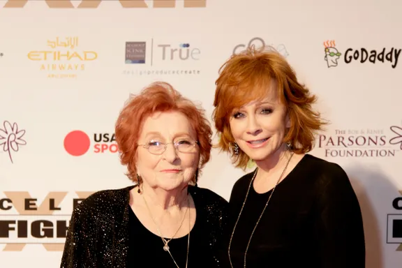 Reba McEntire Mourns Mom Jacqueline After Her Passing