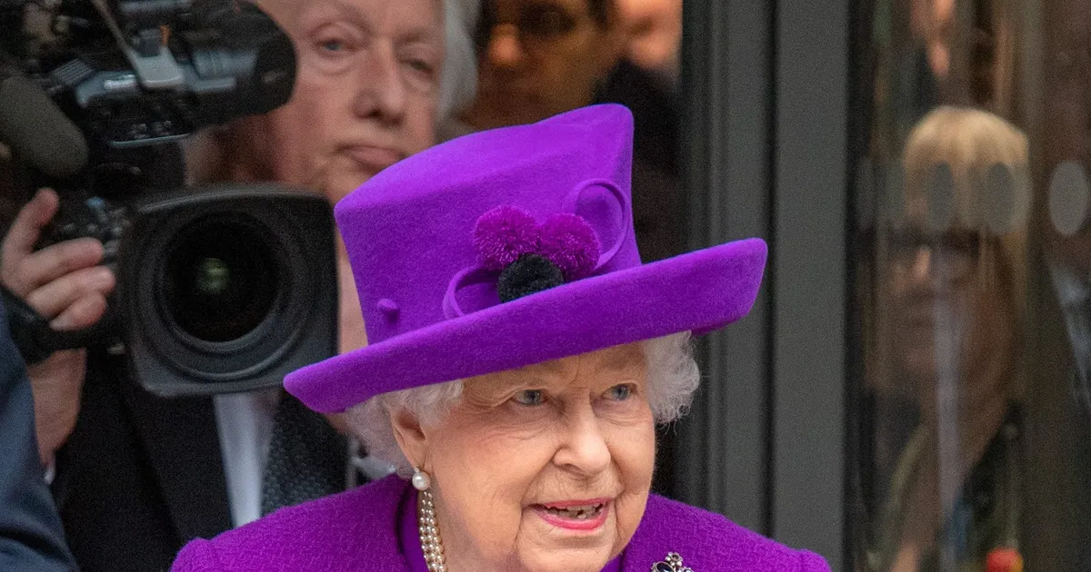 Queen Elizabeth To Step Back From All Public Appearances Until Fall ...
