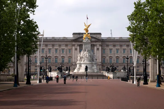Buckingham Palace And Other Royal Residences Will Not Open to the Public This Year