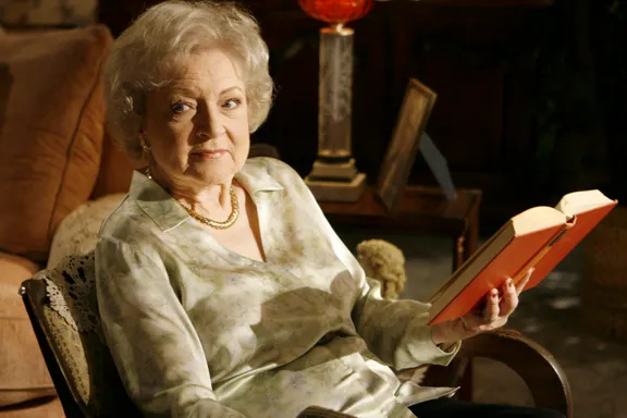 Bold And The Beautiful Actors Pay Tribute To Co-Star Betty White