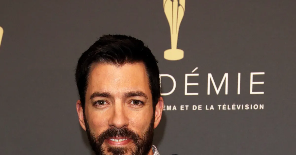 Property Brothers' Drew Scott Sings Beautiful Acoustic Rendition of