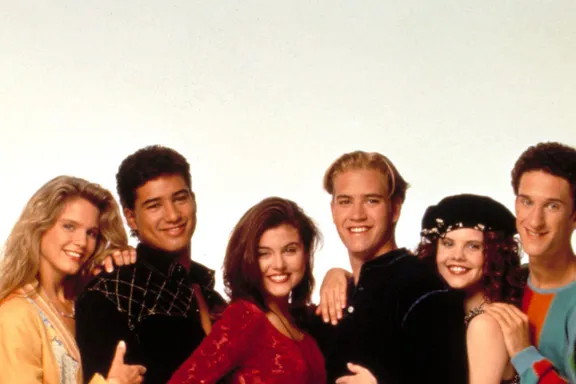 ‘Saved By The Bell’ Cast Reflects On Returning To Bayside High For Reboot