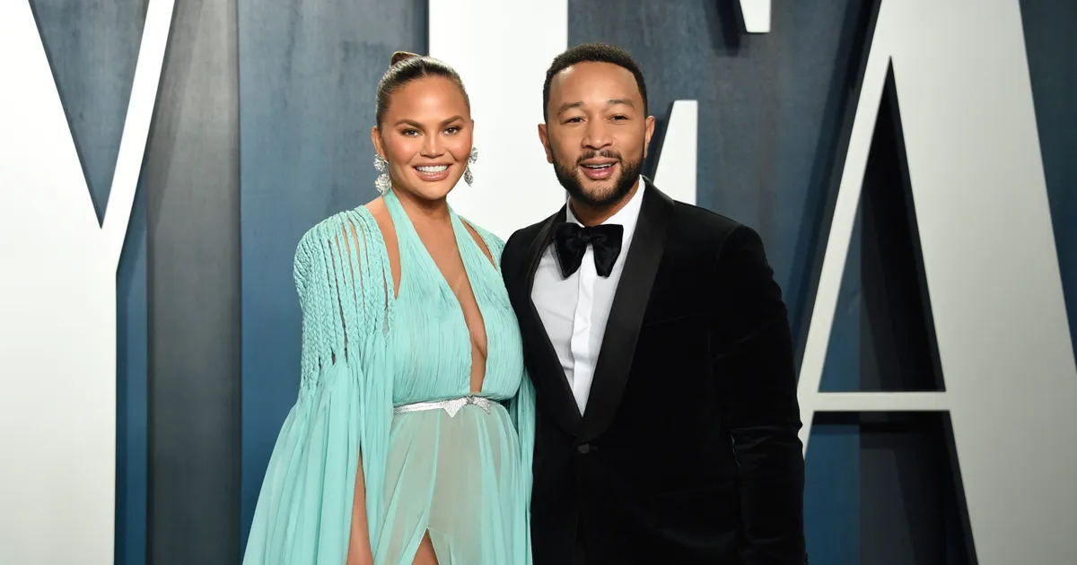 Chrissy Teigen Apologizes For Past Tweets And Hopes Her Kids 'Recognize