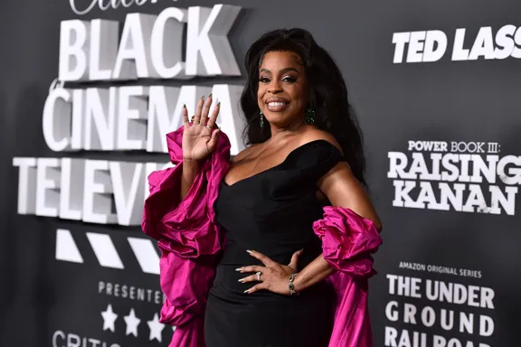 The Rookie Spinoff Series In The Works Starring Niecy Nash