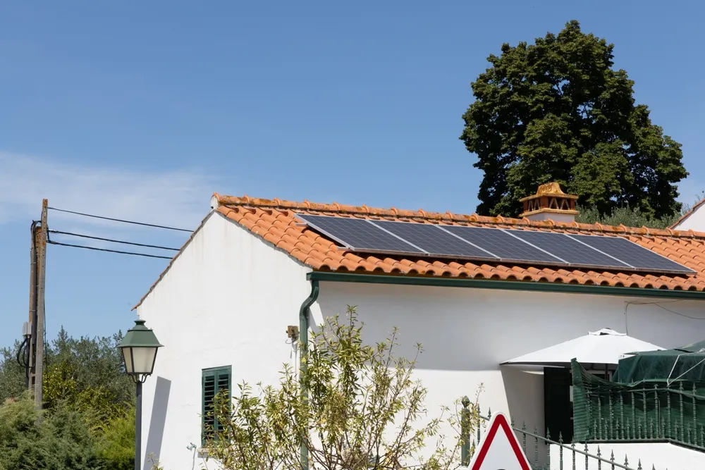 Benefícios Econômicos de Adotar um Kit Solar em Portugal