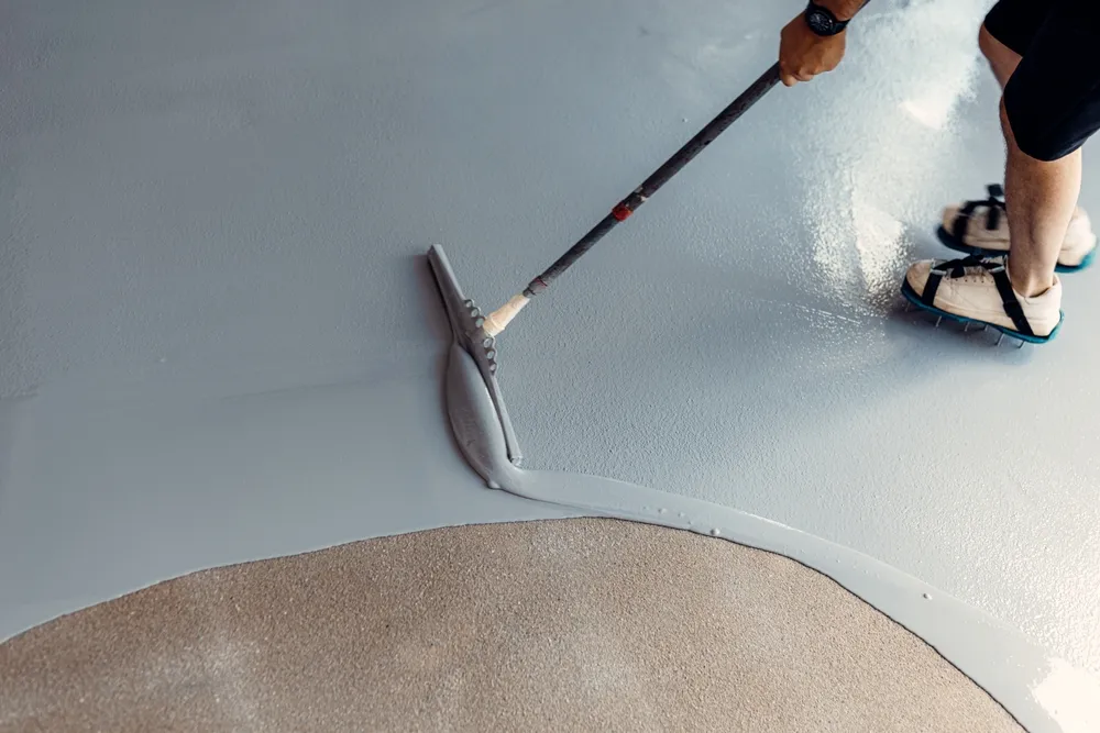 Protégez Vos Sols Extérieurs avec Résine et Peinture